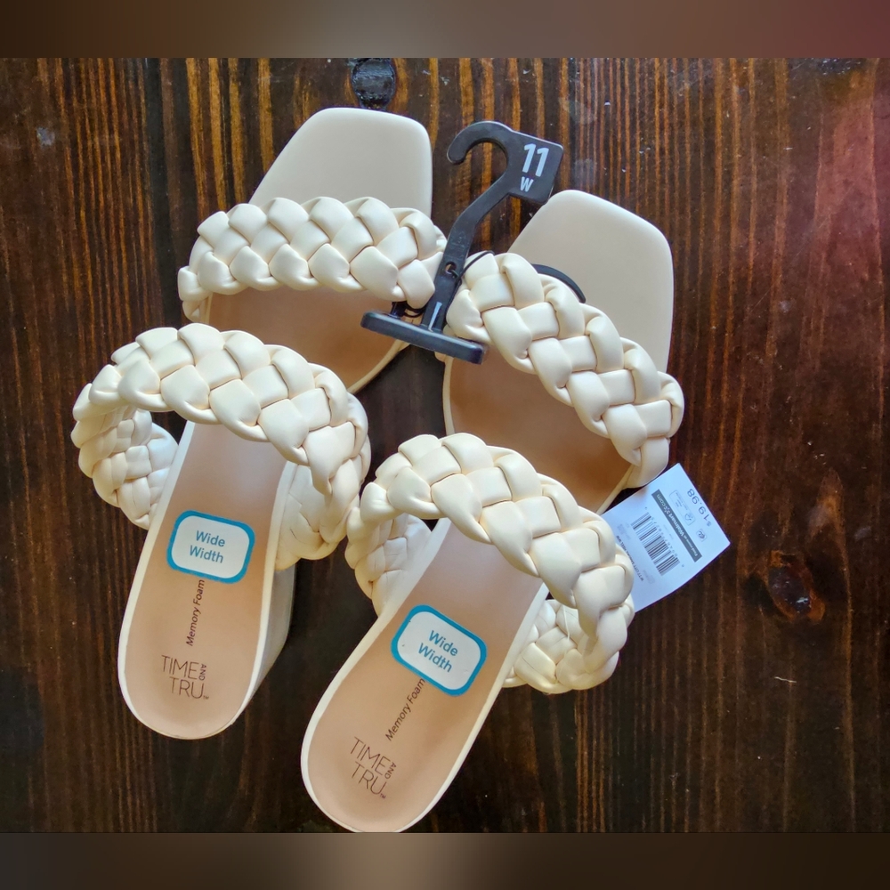 Time and Tru Strappy Block Heeled Sandals| Cream| Size 11W